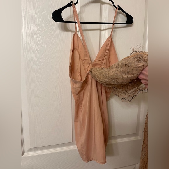 NWT Luxxel Sheer Lace Gown with Slip Formal Blush Nude Tan Belted Silhouette New - Picture 13 of 13